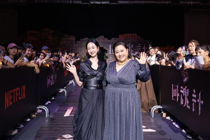 舒淇白色礼服压轴出场。图／Netflix提供