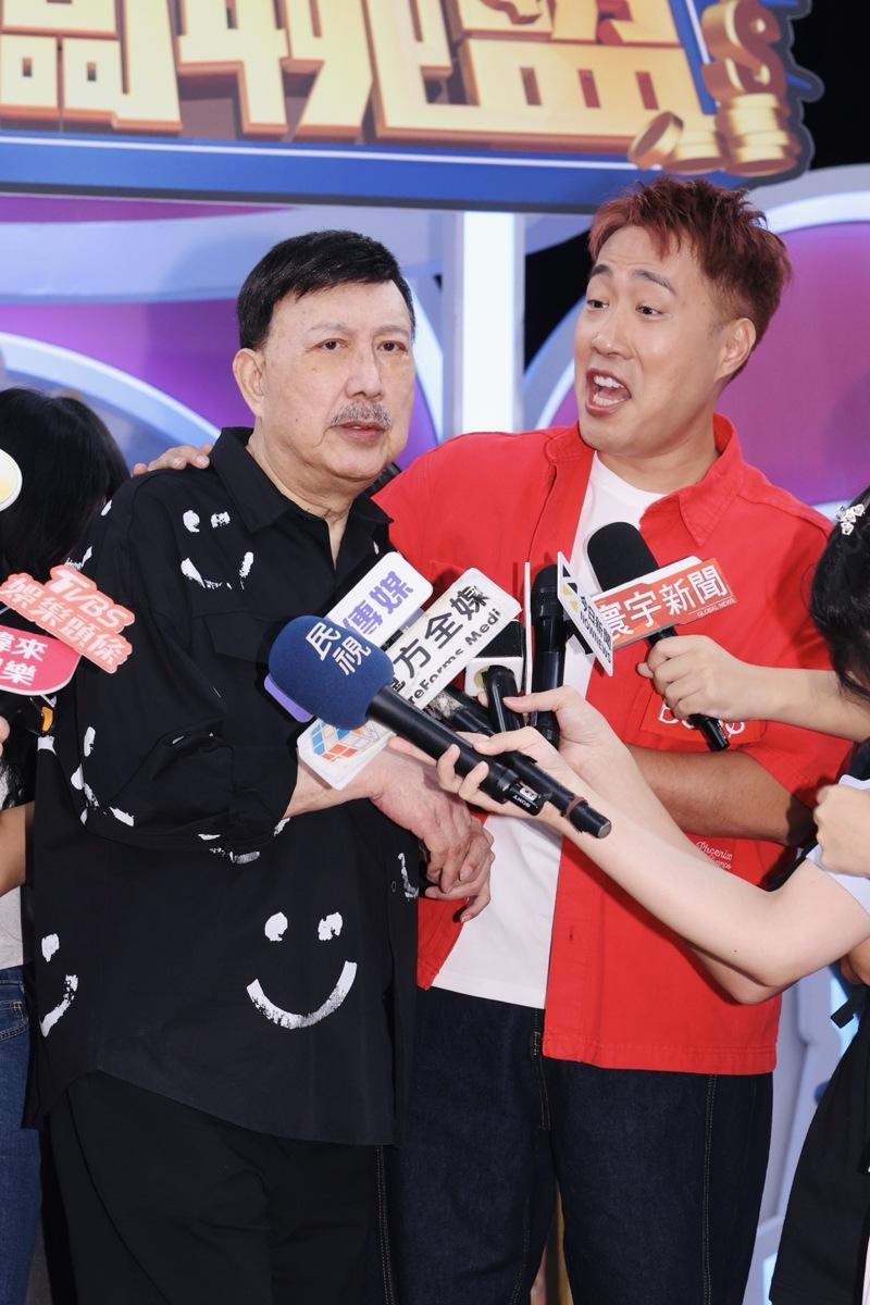 余天对现在的政治时事诸多不满。记者王聪贤/摄影