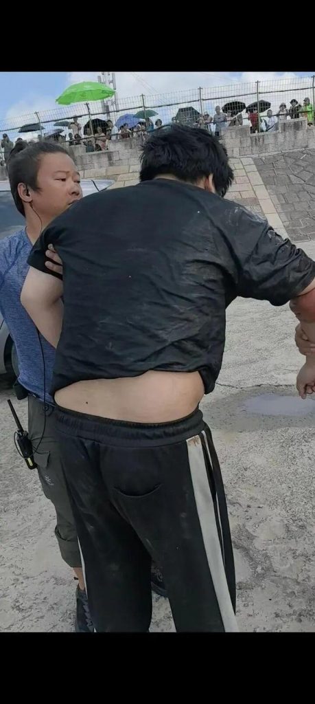 图为在钱塘江漂浮至少7小时的小伙（取材自新民快报）