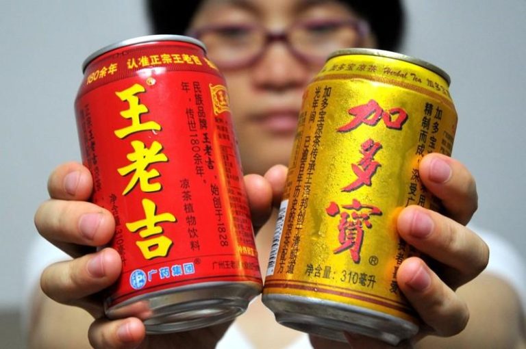 中国凉茶品牌「王老吉」商标大战硝烟再起。加多宝集团10日突然发布声明，声称拥有王老吉海外商标所有权。(中新社)