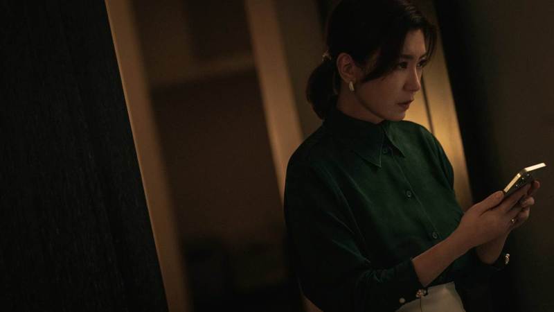 舒淇(左)、李心洁(右)双影后合作「回魂计」。（图／Netflix提供）