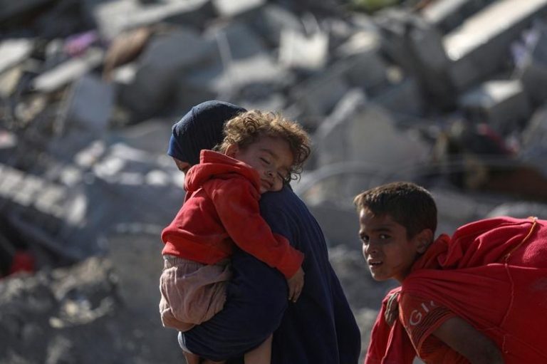 在以色列停火后，已有50万巴勒斯坦人返回加萨，但家园已残破不堪。（欧新社）