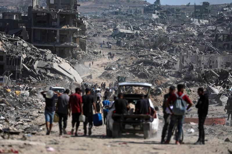 在以色列停火后，已有50万巴勒斯坦人返回加萨，但家园已残破不堪。（欧新社）