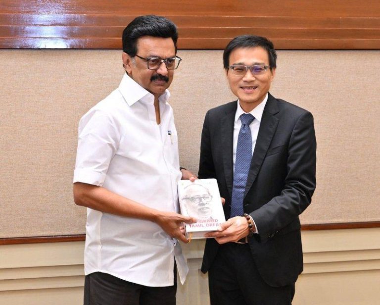 泰米尔纳德邦首长史达林（M.K. Stalin）日前会晤鸿海印度负责人吴伯勋。（T.R. B. Rajaa X平台）