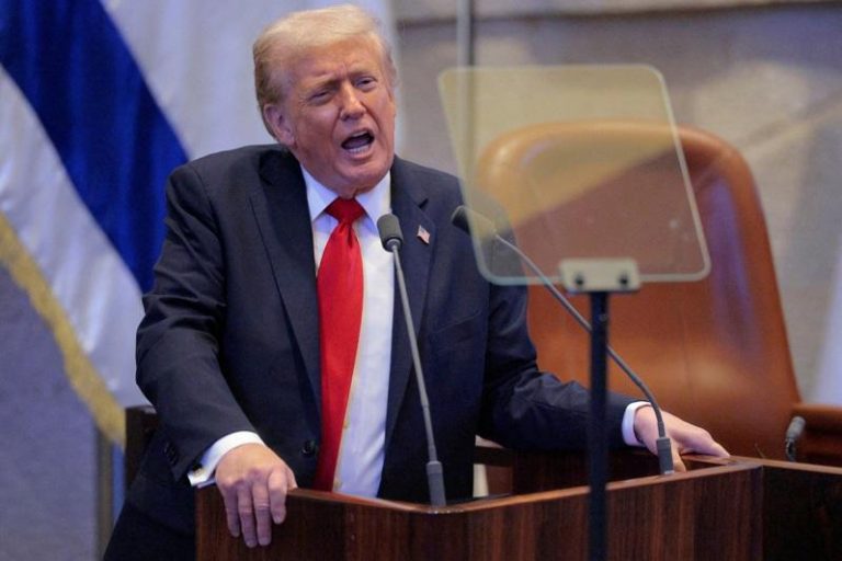 美国总统川普13日在以色列国会发表演说。路透