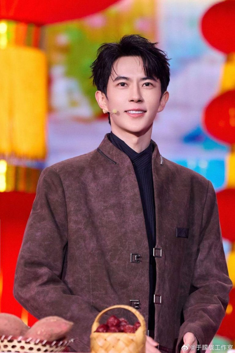 于朦胧坠楼身亡后，网上爆出各种阴谋论。(取材自微博)