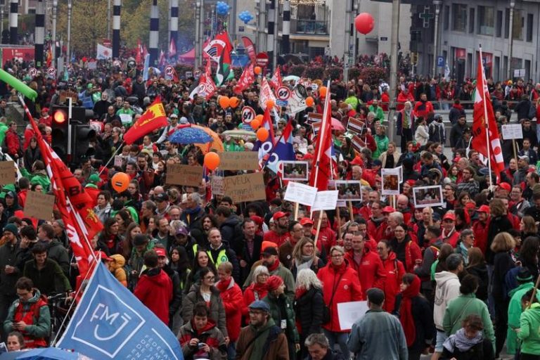 为了抗议政府对于退休金和劳动市场改革措施，比利时的多个工会在14日发动全国大罢工。路透