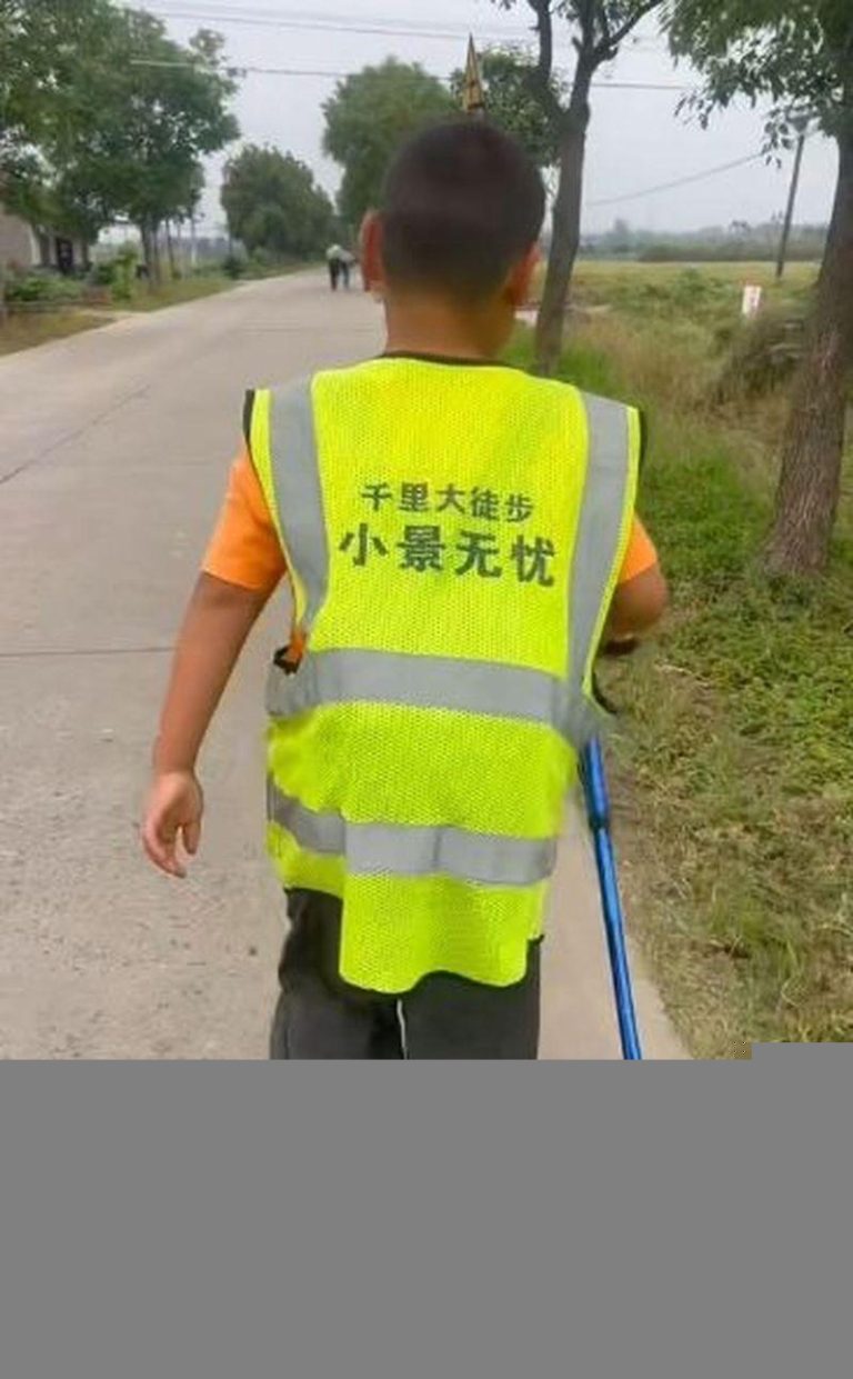 图为余先生的儿子。（取材自潇湘晨报）