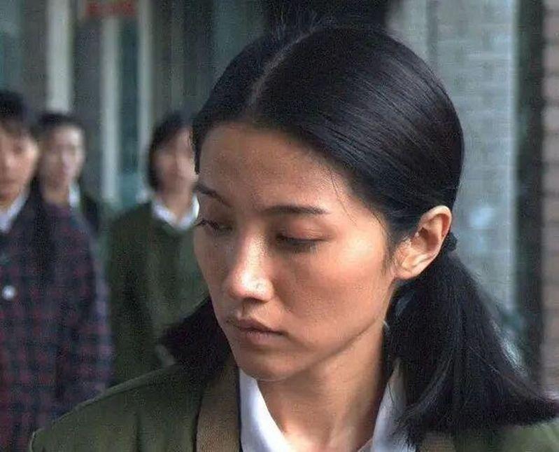 52岁影后颜丙燕近日首次公开恋情。(新华社)