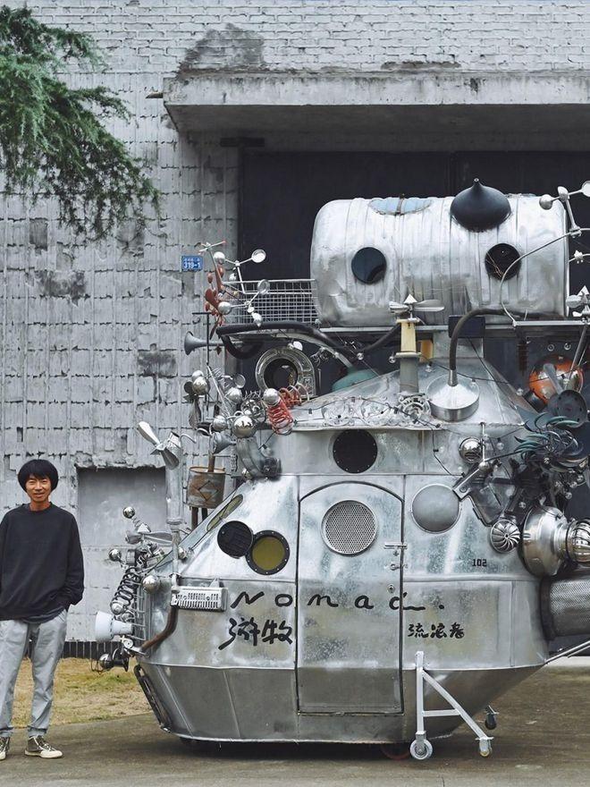 云南荒野之国景区因「画风诡异」引发网络争议。(取材自潇湘晨报)