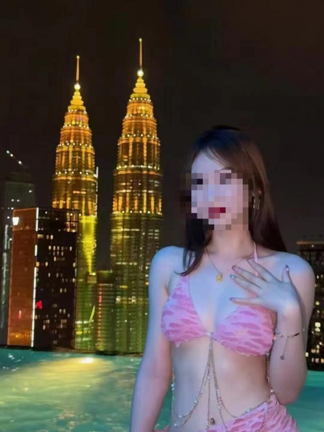 网传疑似被捉奸女子照片。(取材自微博)