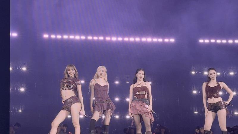 BLACKPINK热力唱跳到最后。图/读者提供