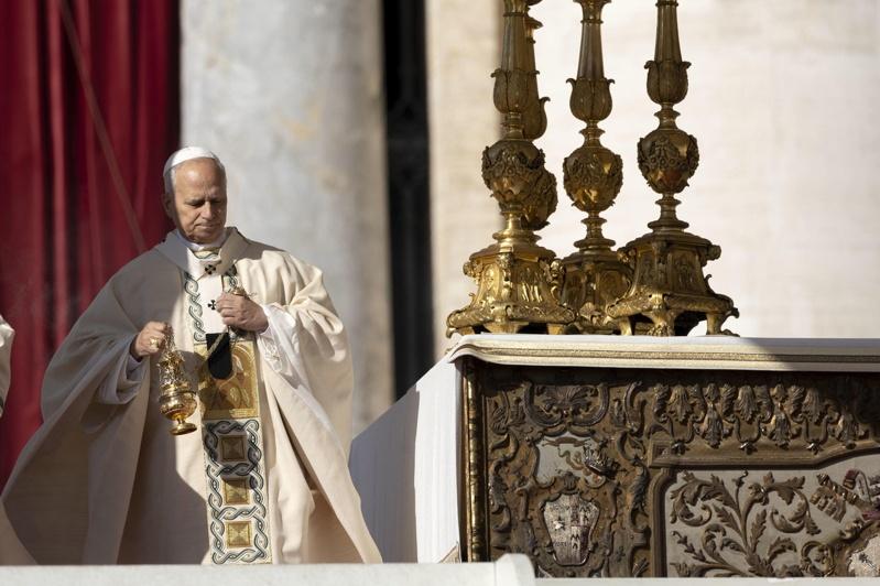 教宗良十四世今天预定册封7位新圣人。(欧新社)