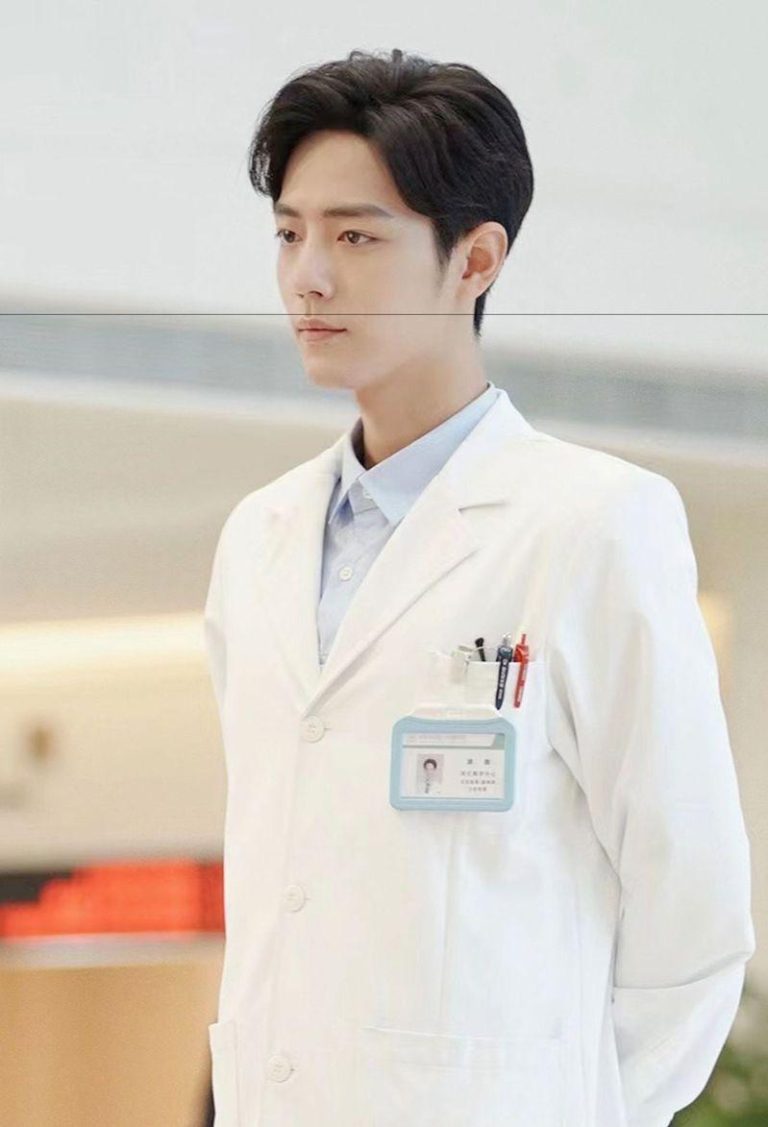 肖战在新剧中将再度扮演医生。(取材自微博)