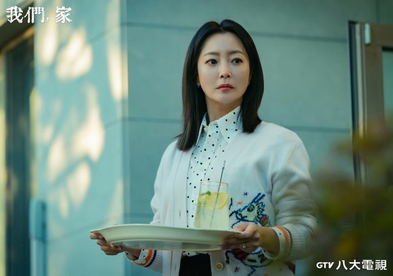 李慧英(左)、金喜善在「我们，家」剧中饰演婆媳。图／八大电视提供