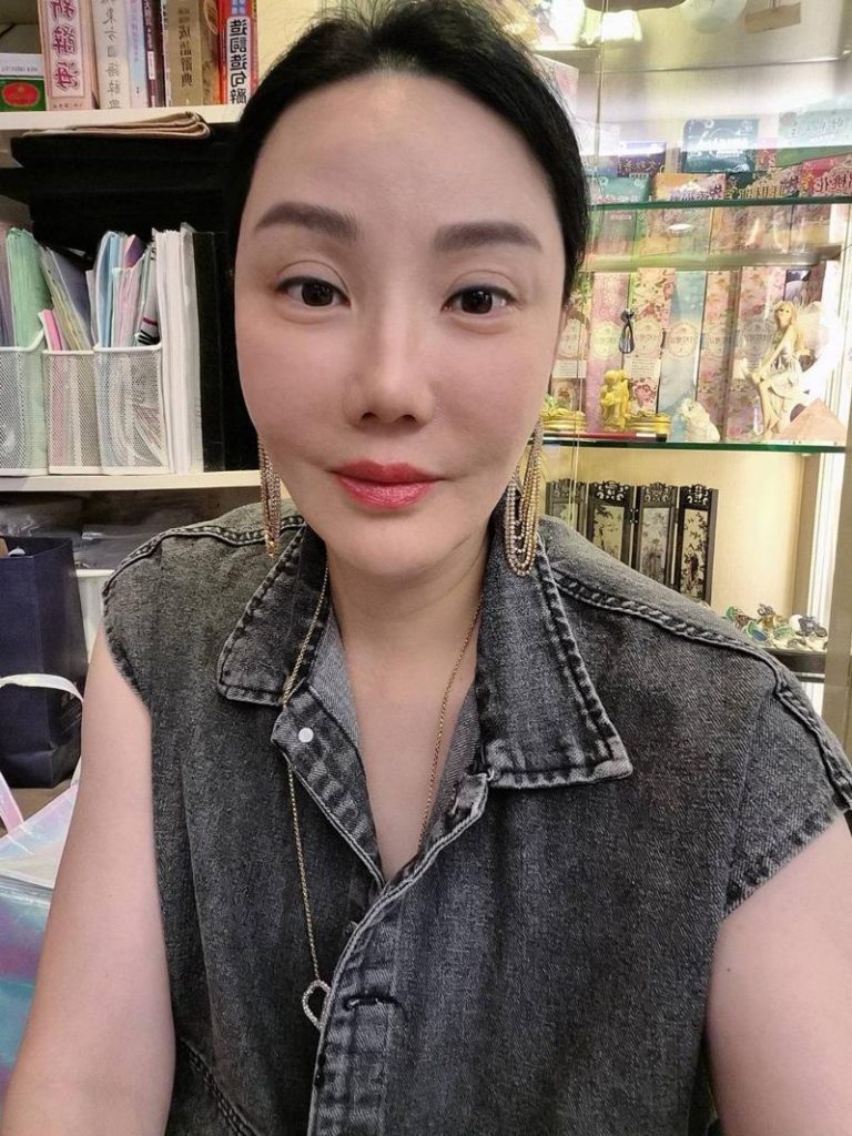 孙德荣恸为于朦胧办法会 命理师曝祂灵魂「困在此处」 沈嵘相信善恶因果会有报应。图/沈嵘魔法学院提供