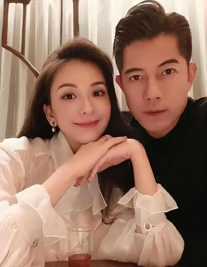 郭富城(右)和方媛迎来第三胎。(取材自微博)