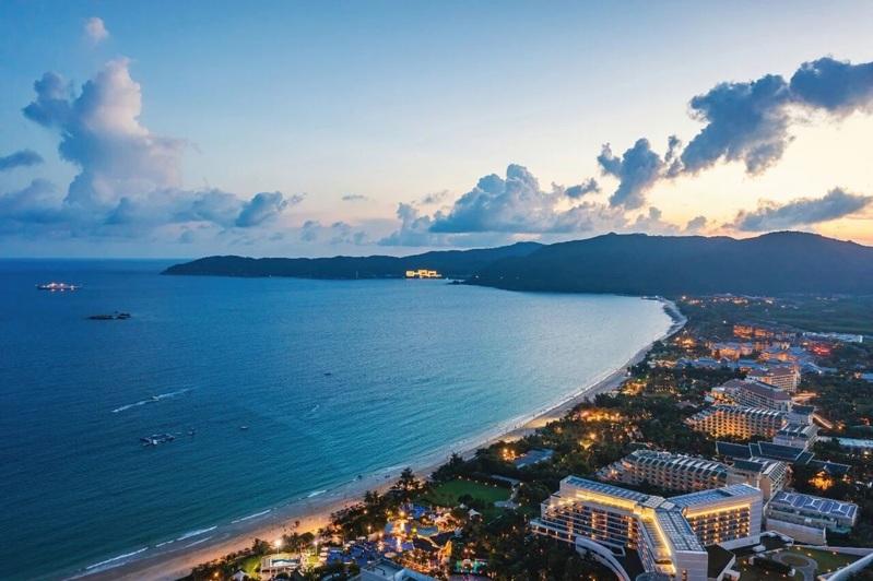 有中国个别商家为提升关注度,提高饭店房间预订量,把「能清晰看到军港」当作噱头进行宣传,遭到国安部示警将究责。(取材自中国国安部公众号)