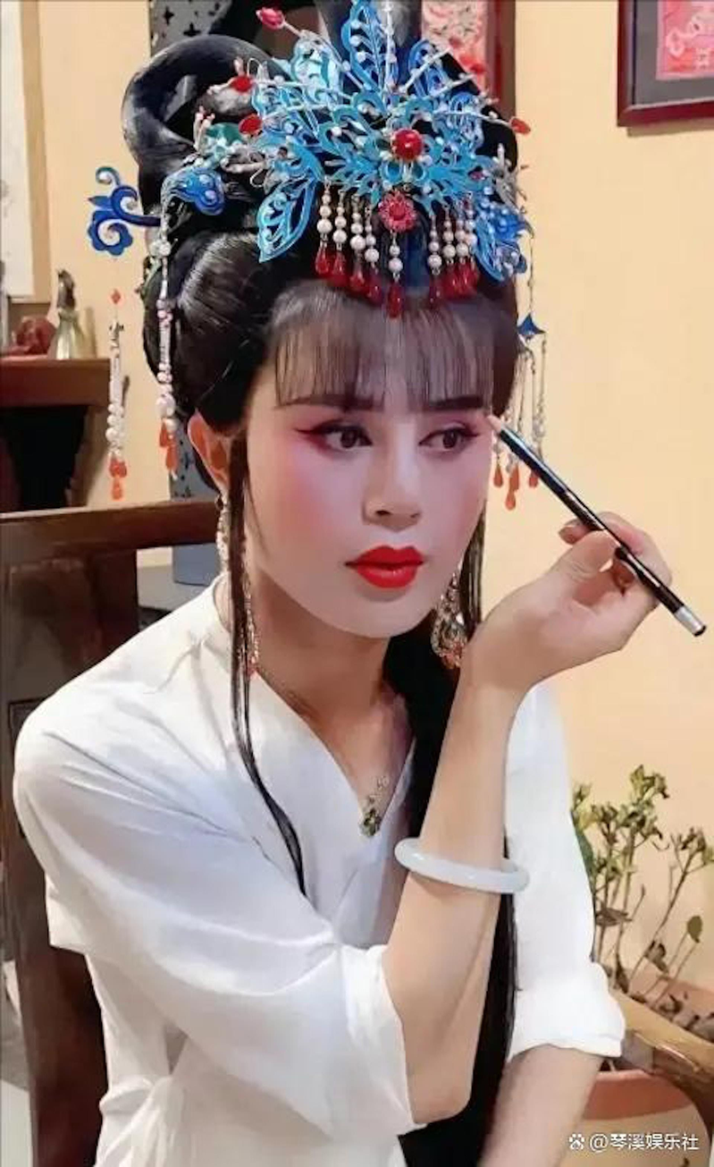 罗大美的妈妈、妹妹、代理律师向检察院提交抗诉申请。(取材自潇湘晨报)