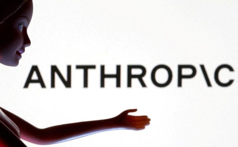 Google、Anthropic结盟 签AI重磅协议 价值数百亿美元 谷歌将向Claude聊天机器人开发商Anthropic供应100万颗专用AI芯片。(路透)