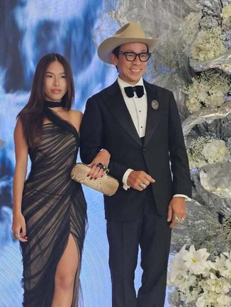 艾曼．艾天萨(左)和爸爸金．艾天萨合照曝光。图／摘自feliciaatienza IG