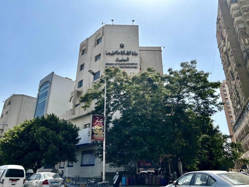 埃及大力推动旅游业,今年至今已吸引超过1700万名游客,在2024/25财年第4季达到19.3%的成长率。图为位于开罗市区的中东宗教中心,也是世界最古老大学之一的阿兹哈清真寺。(中央社)