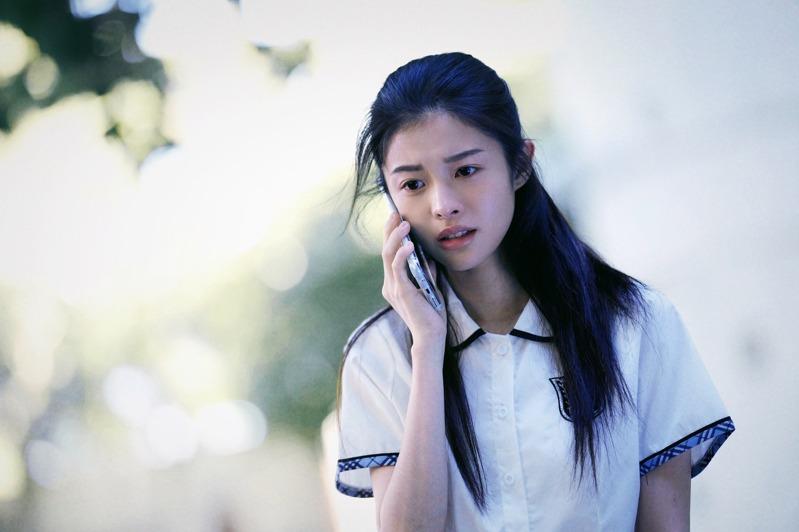 杨谨华在「看看你有多爱我」中饰演网红妈妈，但她自认现实中无法像网红一样对着镜头滔滔不绝说话。(图／Hami Video提供)