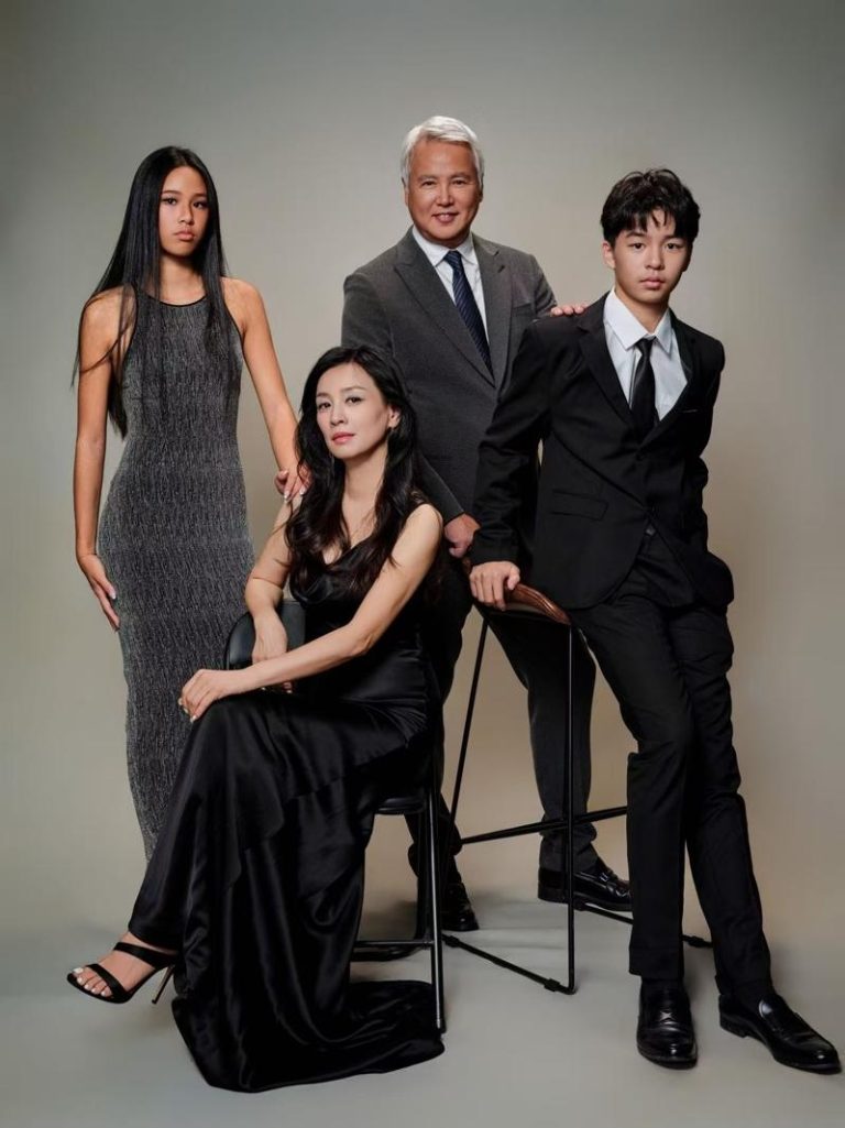 张庭、林瑞阳夫妻四口之家长腿比例惊人（图／张庭提供）