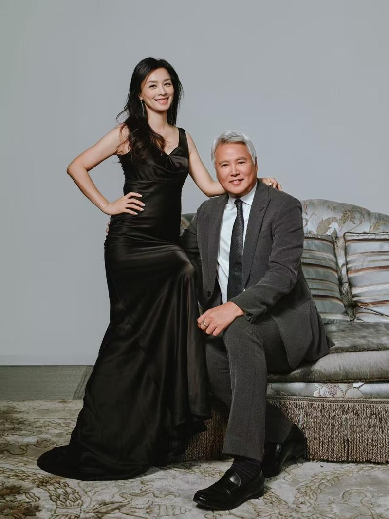 张庭、林瑞阳夫妻四口之家长腿比例惊人（图／张庭提供）