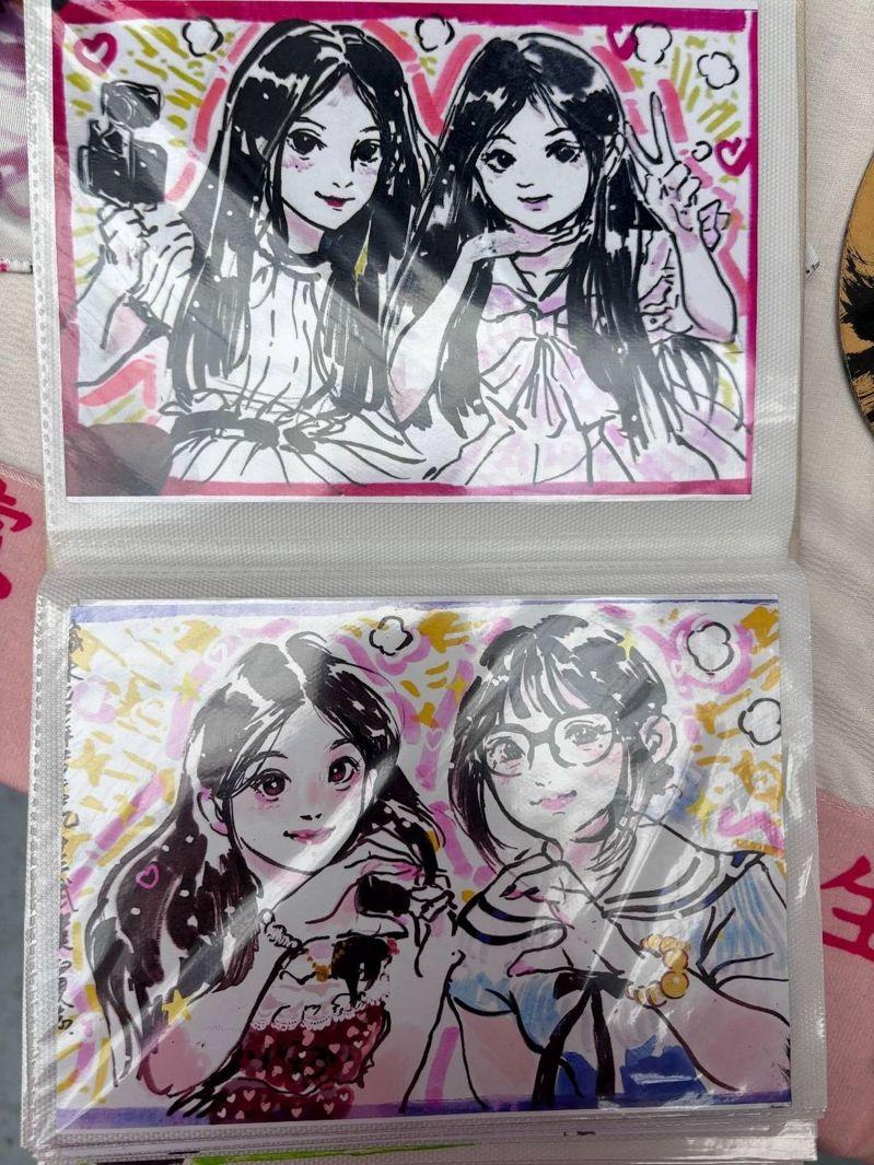 00后摊主持毛笔为游客创作画像。(取材自九派新闻)