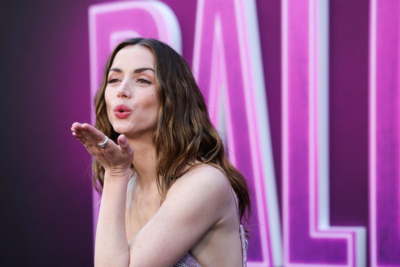 汤姆克鲁斯和小26岁的「庞德女郎」安娜德哈玛斯被爆分手。(路透数据照片)