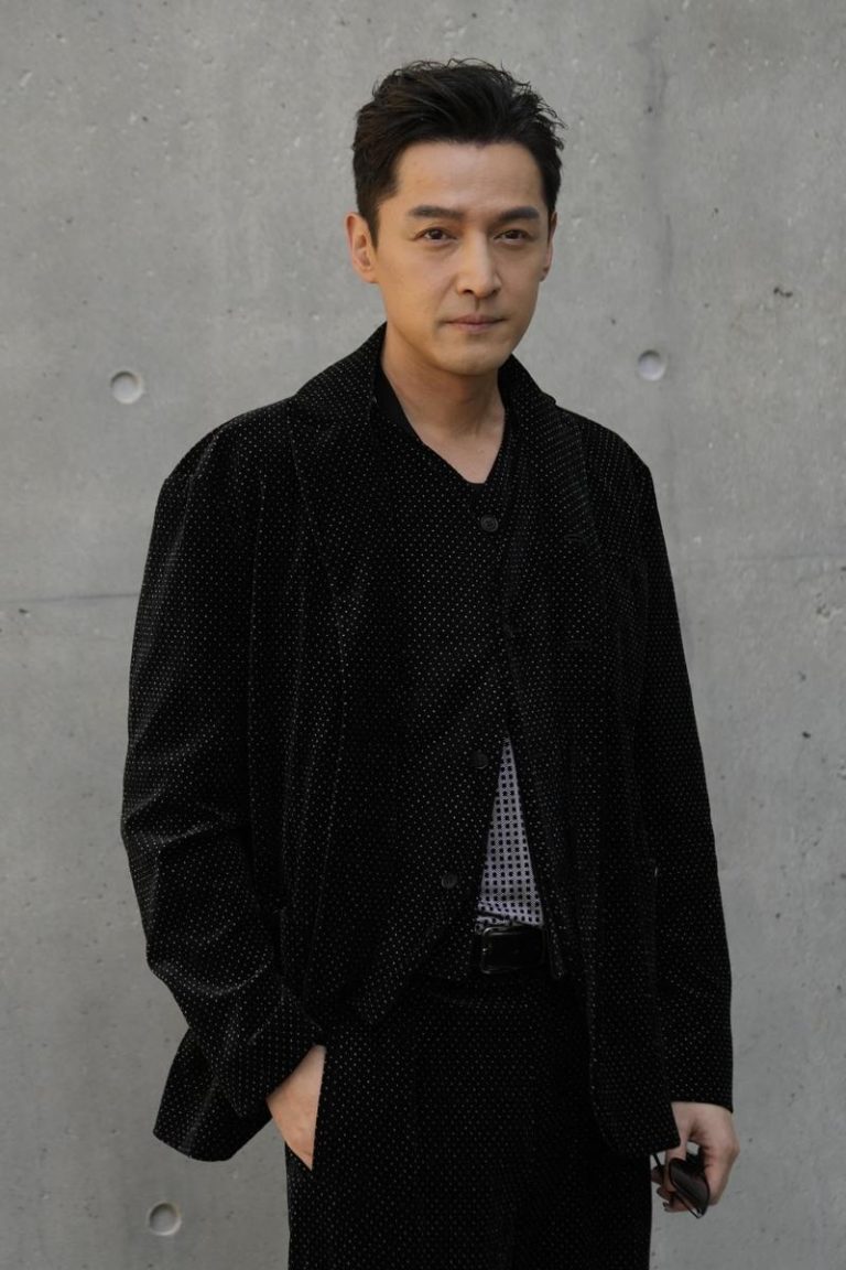 还留着她的微信分享日常…丧母6年 胡歌称走不出伤痛 胡歌的母亲2019年离世,胡歌近日表示,一直无法走出母亲过世的阴影。(美联社)