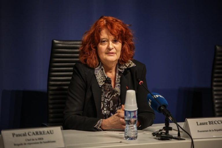 法国巴黎检察官贝库欧29日在巴黎召开记者会。（欧新社）