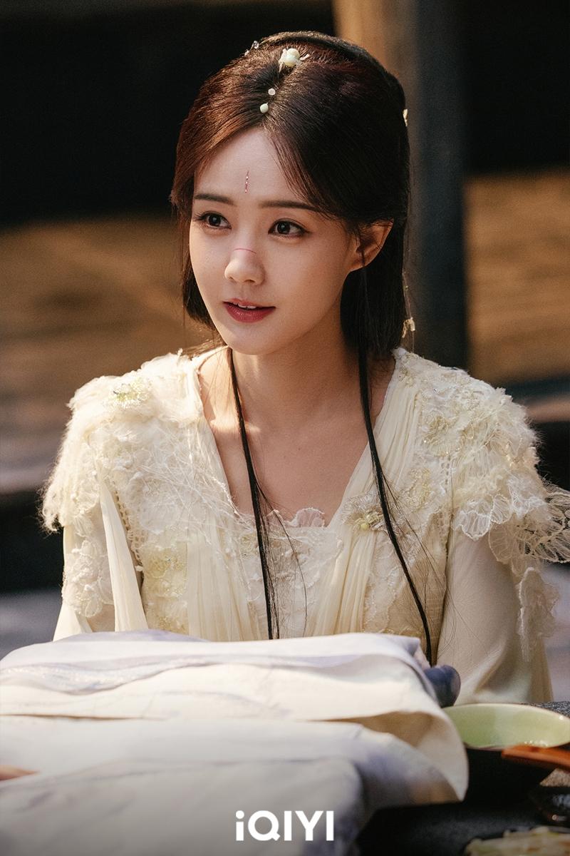 成毅、李一桐主演，古装奇幻剧「天地剑心」中万箭穿心名场面。（图／iQIYI爱奇艺国际版）