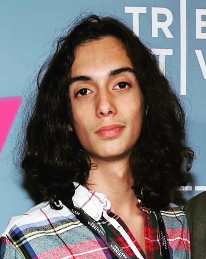 劳勃狄尼洛(右)19岁外孙李安卓(左)感情融洽。(取材自Instagram)