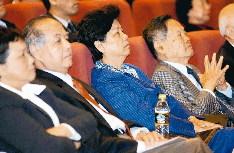 杨振宁与李政道在普林斯顿。（取材自新华网）