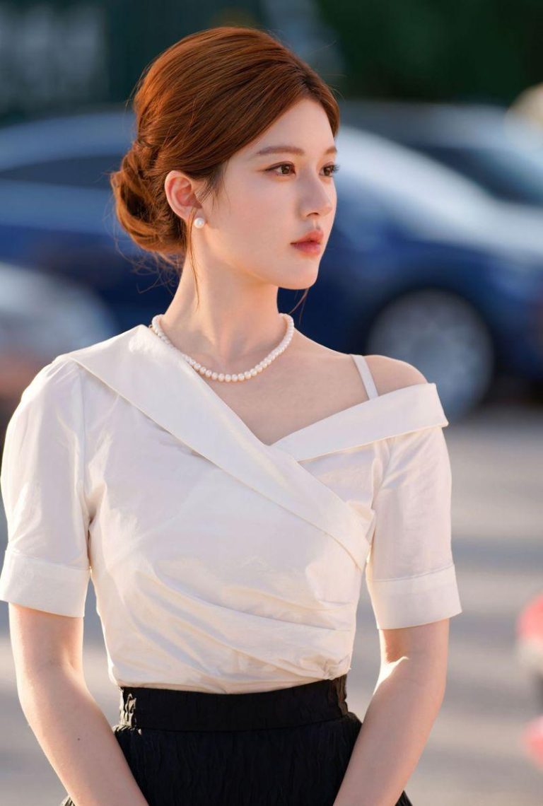 赵丽颖在「乔妍的心事」中饰演乔妍。(取材自微博)