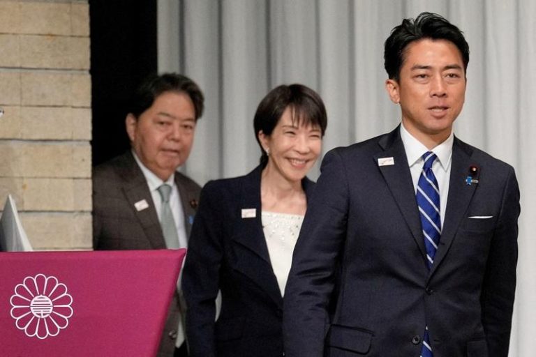 日本自民党4日改选总裁，小泉进次郎、高市早苗、林芳正（前、中、后）并列领先群。(路透)