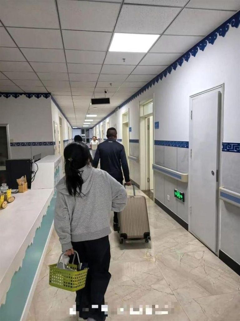网友称在阿尔山住进了医院。（视频截屏）