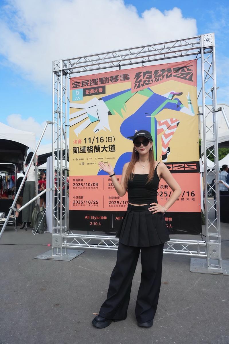 黄美珍(右)带5岁女儿小星同行。图／胜星娱乐提供