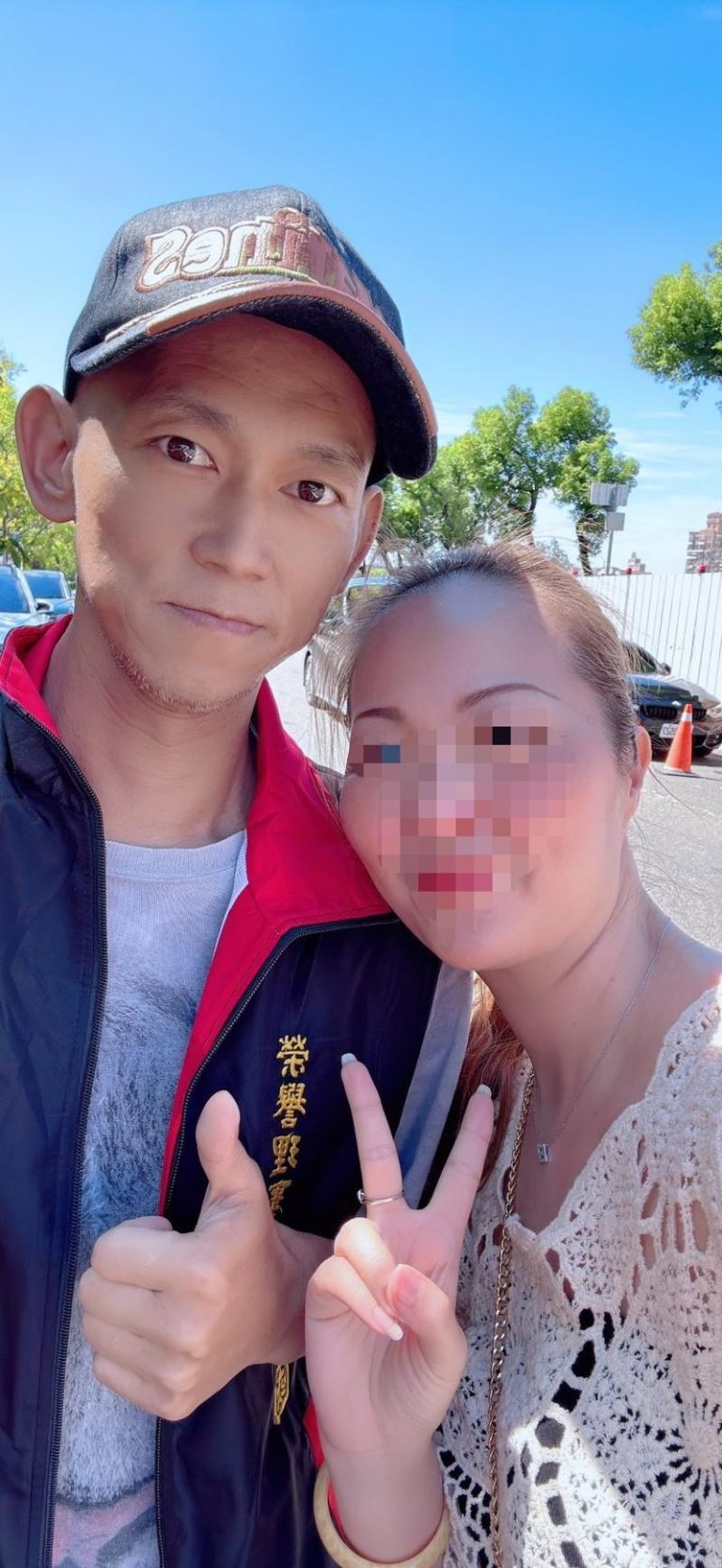 颜正国（左）9月时被巧遇，身型已明显瘦了一大圈。(图／摘自Threads)