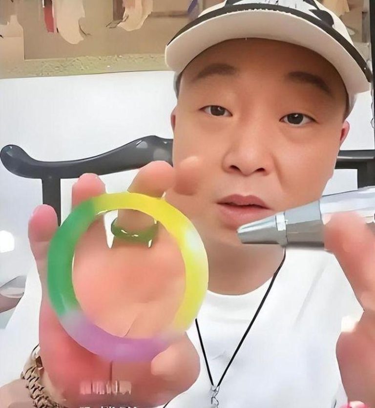 网红「柴怼怼」涉售伪劣玉石产品翻车。（取材自极目新闻）
