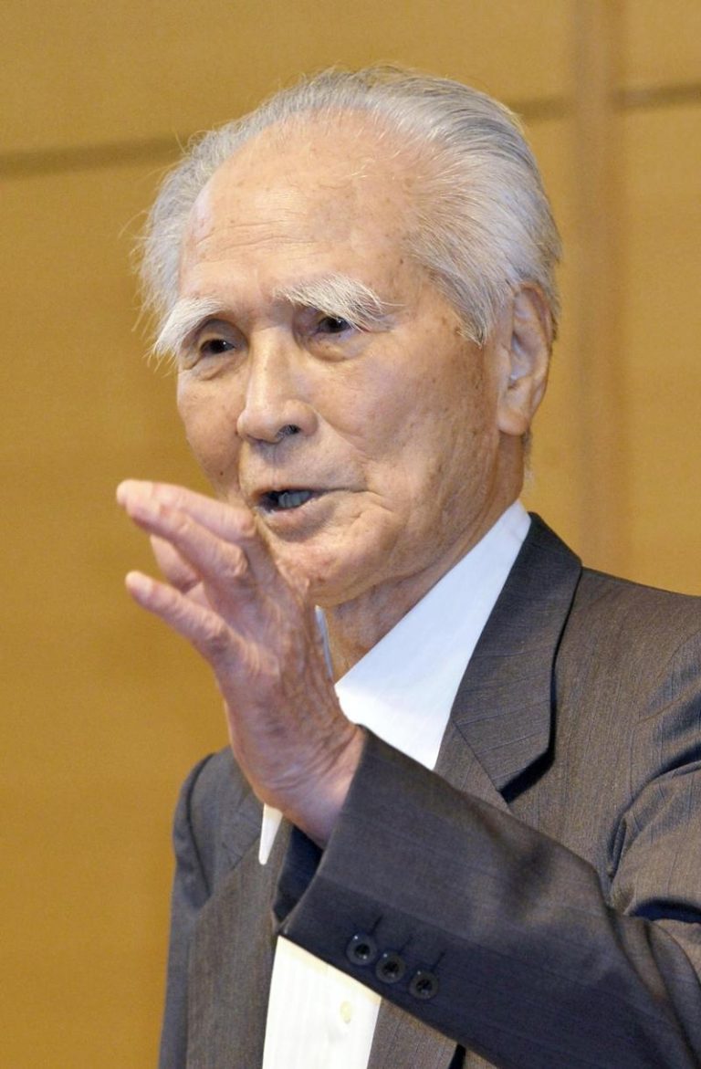 日本前首相村山富市17日逝世，享嵩寿101岁。图为村山2015年6月23日在东京千代田区就安保法案发表演讲。(路透 / 读卖新闻)