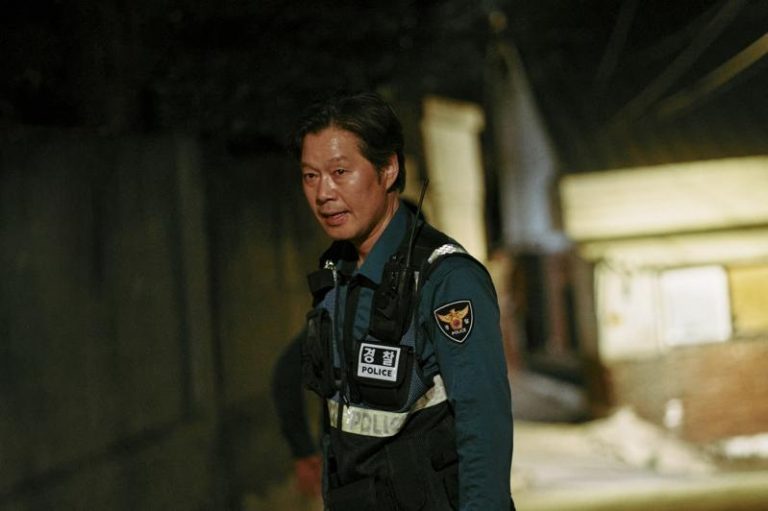 「咒你」拍摄现场阴森「满浴缸断肢」老戏骨吓到跑出片场 刘宰明这次他在「咒你」中饰演资深刑警。图/华映娱乐提供