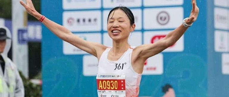「最快护士」张水华一复出就刷新马拉松纪录。(视频截屏)