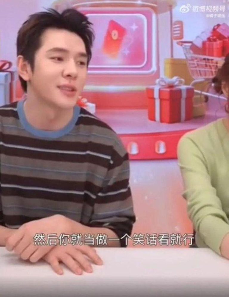 网传李佳琦因带货价格争议引发退货潮，赔了20亿人民币，他在直播时否认。(视频截屏)