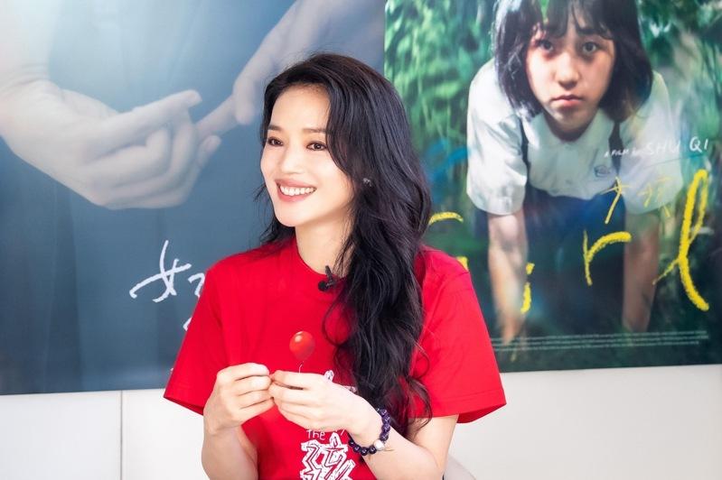 舒淇亮丽如昔。(图/TVBS提供)