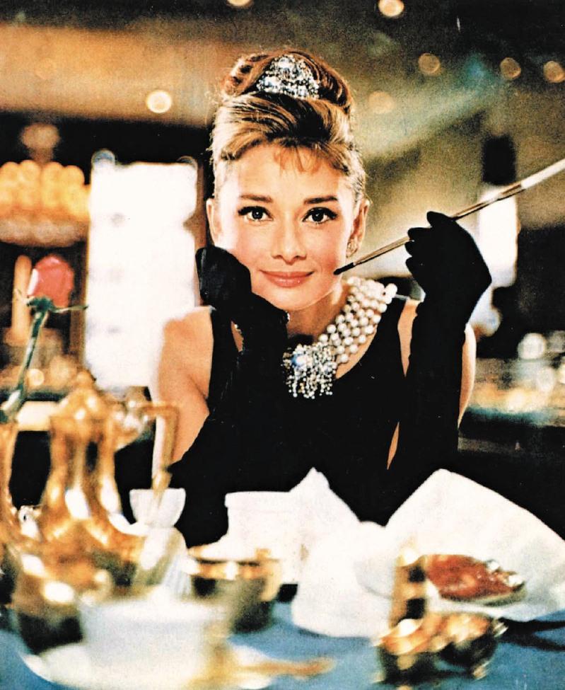 已故好莱坞知名女星奥黛莉赫本1961年拍摄叫座影片「第凡内早餐」至今仍是经典。(美联社)