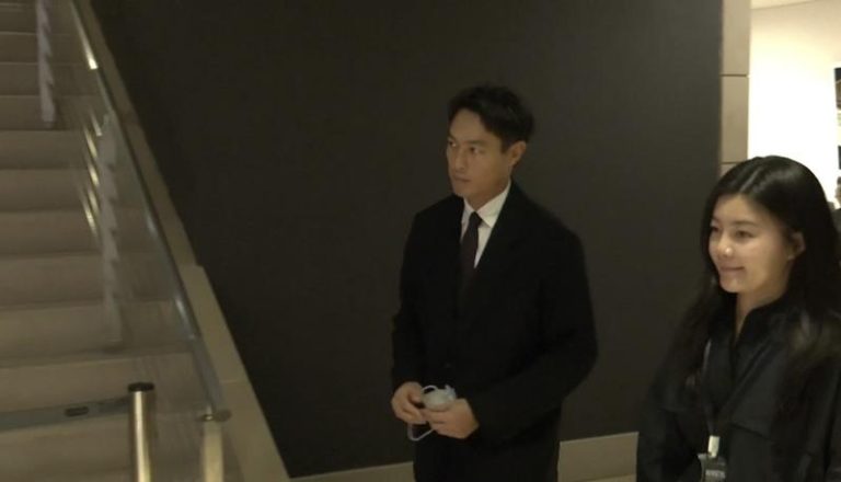 杨祐宁送别父亲最后一程。记者白振廷／摄影