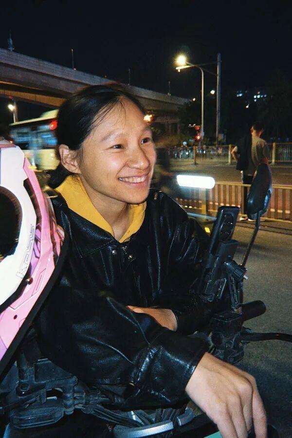 王晚称跑外卖后自己的身体千疮百孔。(取材自澎湃新闻)